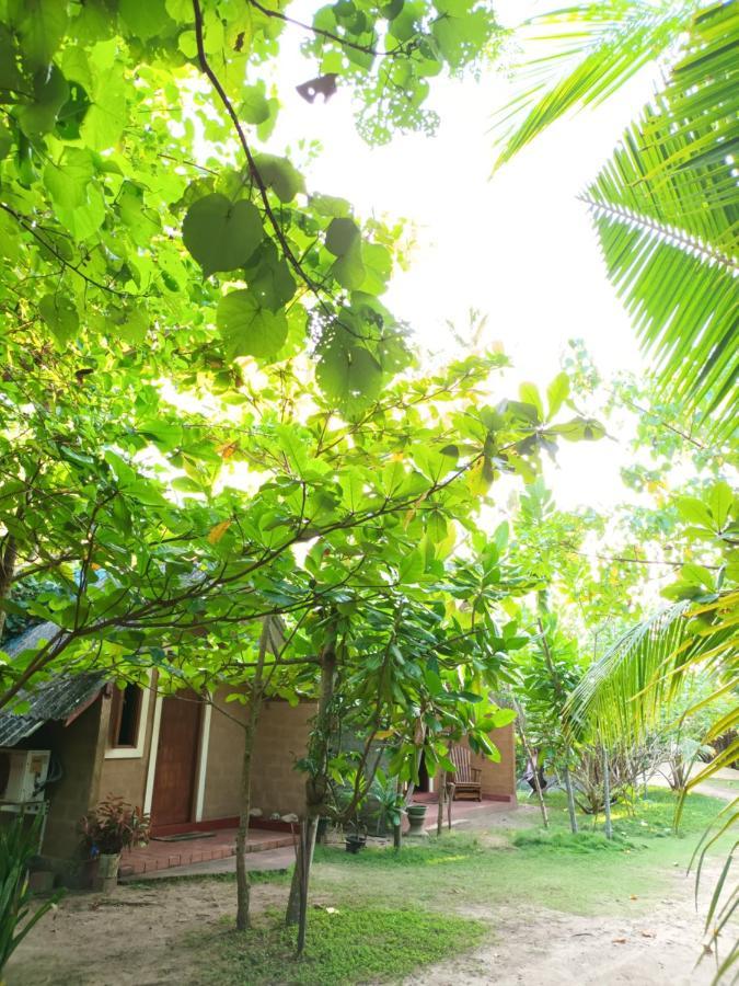 By The C' Cabanas Hikkaduwa Exterior foto