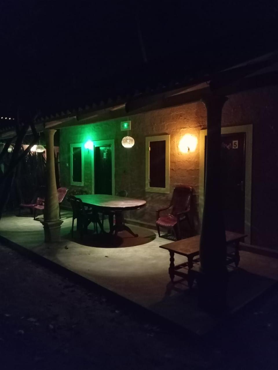 By The C' Cabanas Hikkaduwa Exterior foto