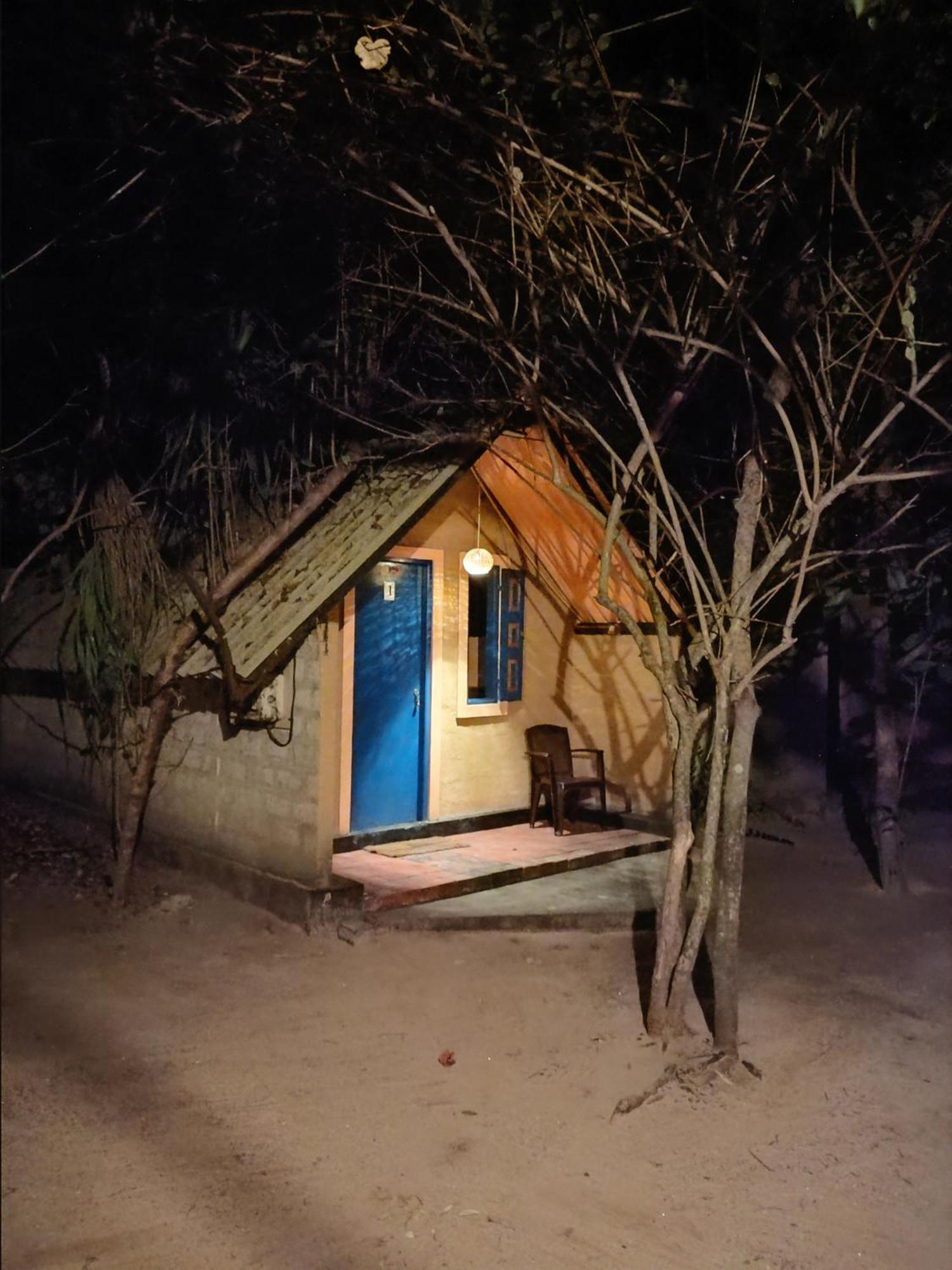 By The C' Cabanas Hikkaduwa Exterior foto